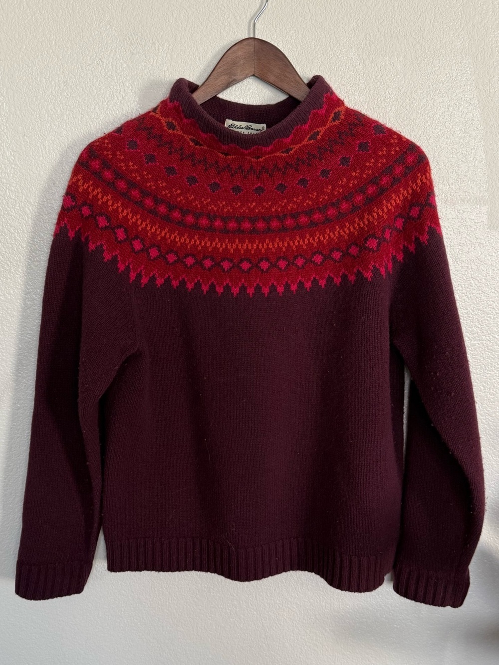 Eddie Bauer Women's Red and Pink Fair Isle Crewneck Sweater